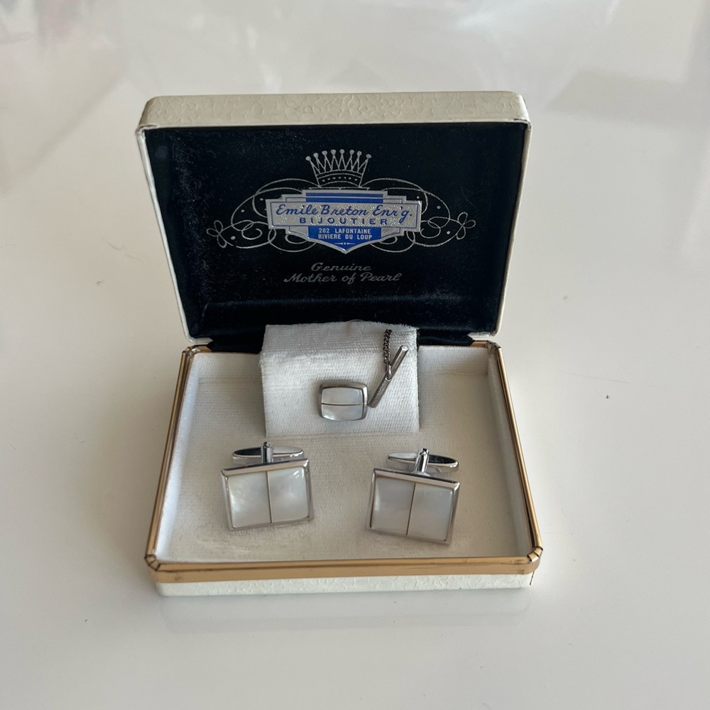 Vintage Mother of Pearl cufflink set